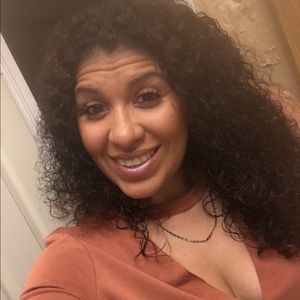 Meet your Posher, Emily